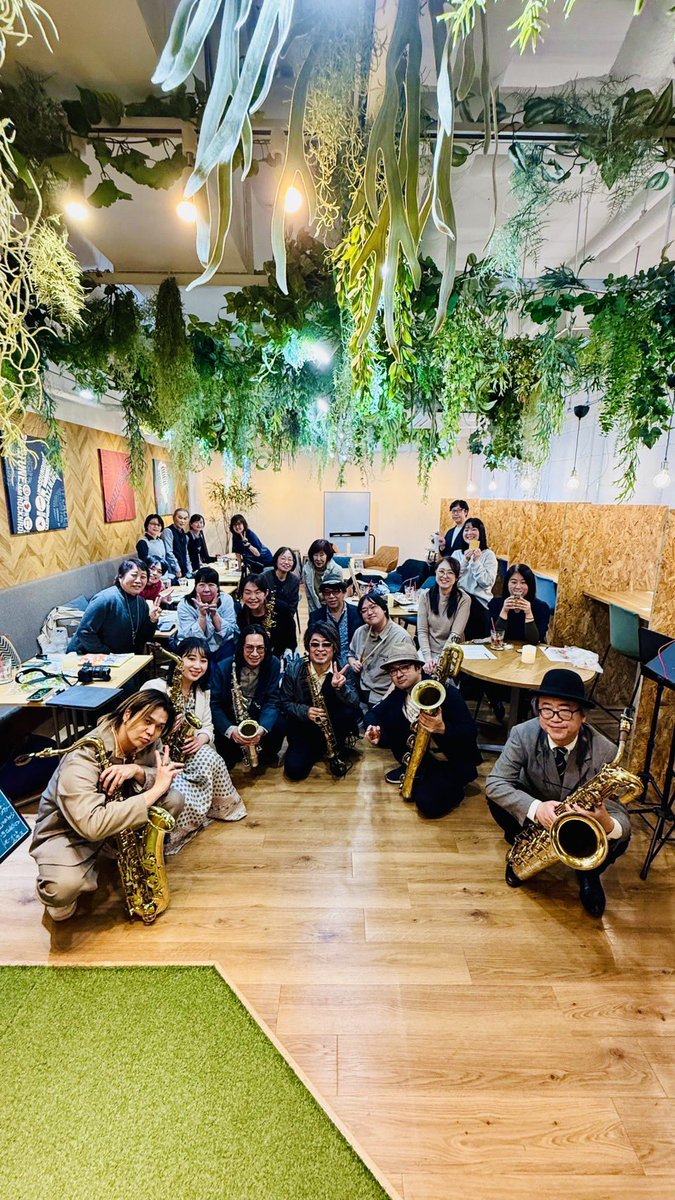 昨夜はたくさんの方にお祝いしていただき、幸せな一日でした。
お越しくださった皆さま、本当にありがとうございました！

あの時間を一緒に作ってくださったことに心から感謝しています。

とても楽しい夜でした！

集合写真は、最後残って写るのがOKな方たちで撮った記念のものです！