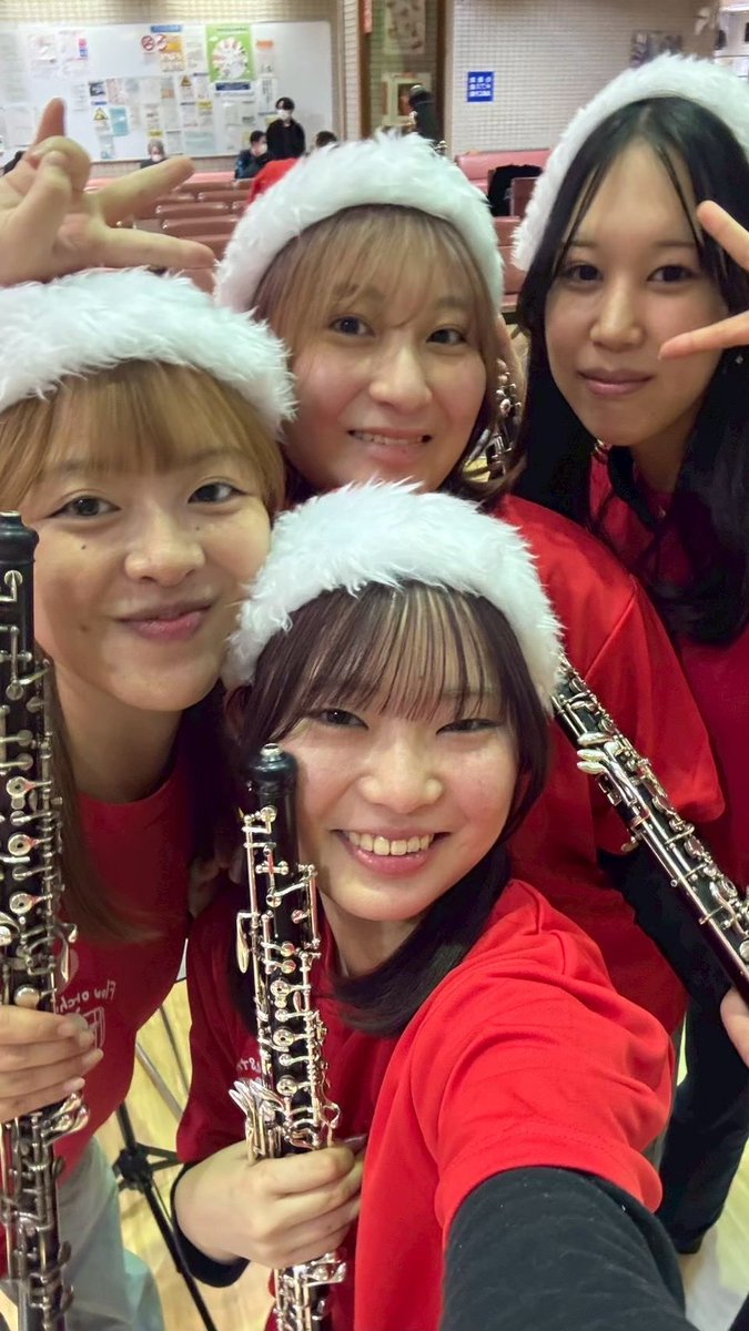 flow_orchestra's tweet photo. 【パート紹介 オーボエ】
⭐️4年生1人、2年生3人
⭐️部楽器:0台
⁡
オーボエは柔らかなあたたかい音色が魅力のダブルリード楽器です♪メロディだけでなくソロも多く担当します！！現在は4人で楽しく活動しています✨✨
⁡
 #春から群大  #春から県女  #春から工科  #春から高経  #春から前国  #群馬大学 https://t.co/kActvtl4C4