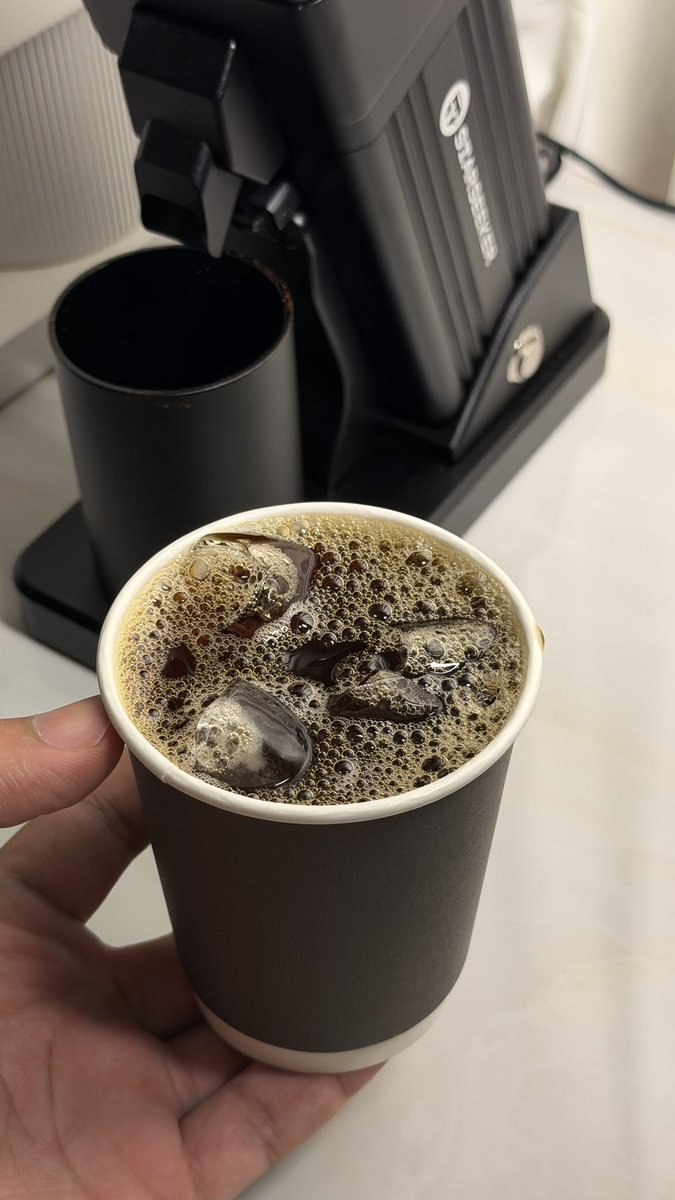 صقُر tweet media