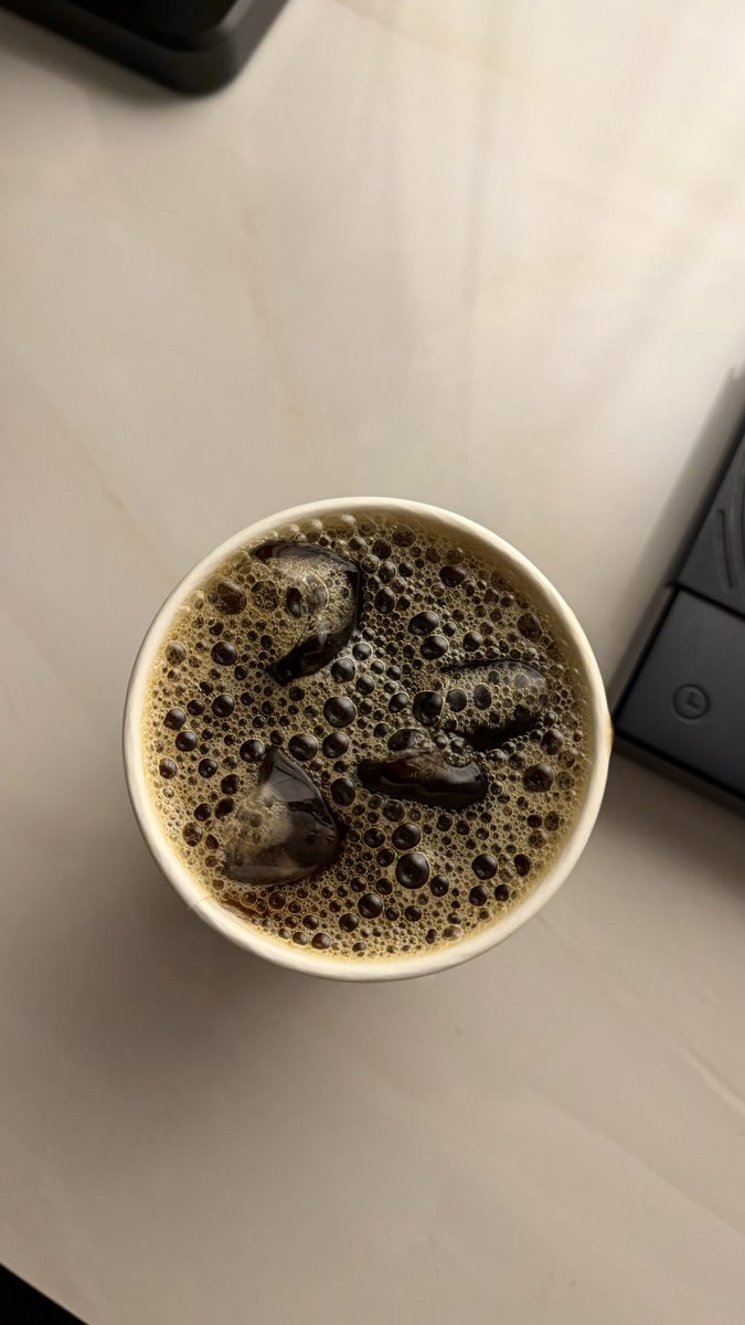 صقُر tweet media