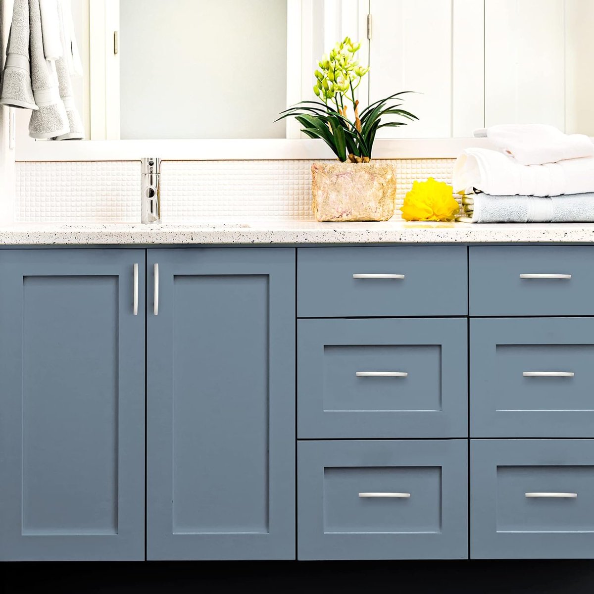 usstoneoutlet's tweet image. The perfect finishing touch for your remodel! Our Curve Handle in brushed nickel offers a modern, elegant look for any cabinet.

zurl.co/0poNL 

#CabinetHandles #BrushedNickel #HomeRenovation #HomeDesign #USStoneOutlet