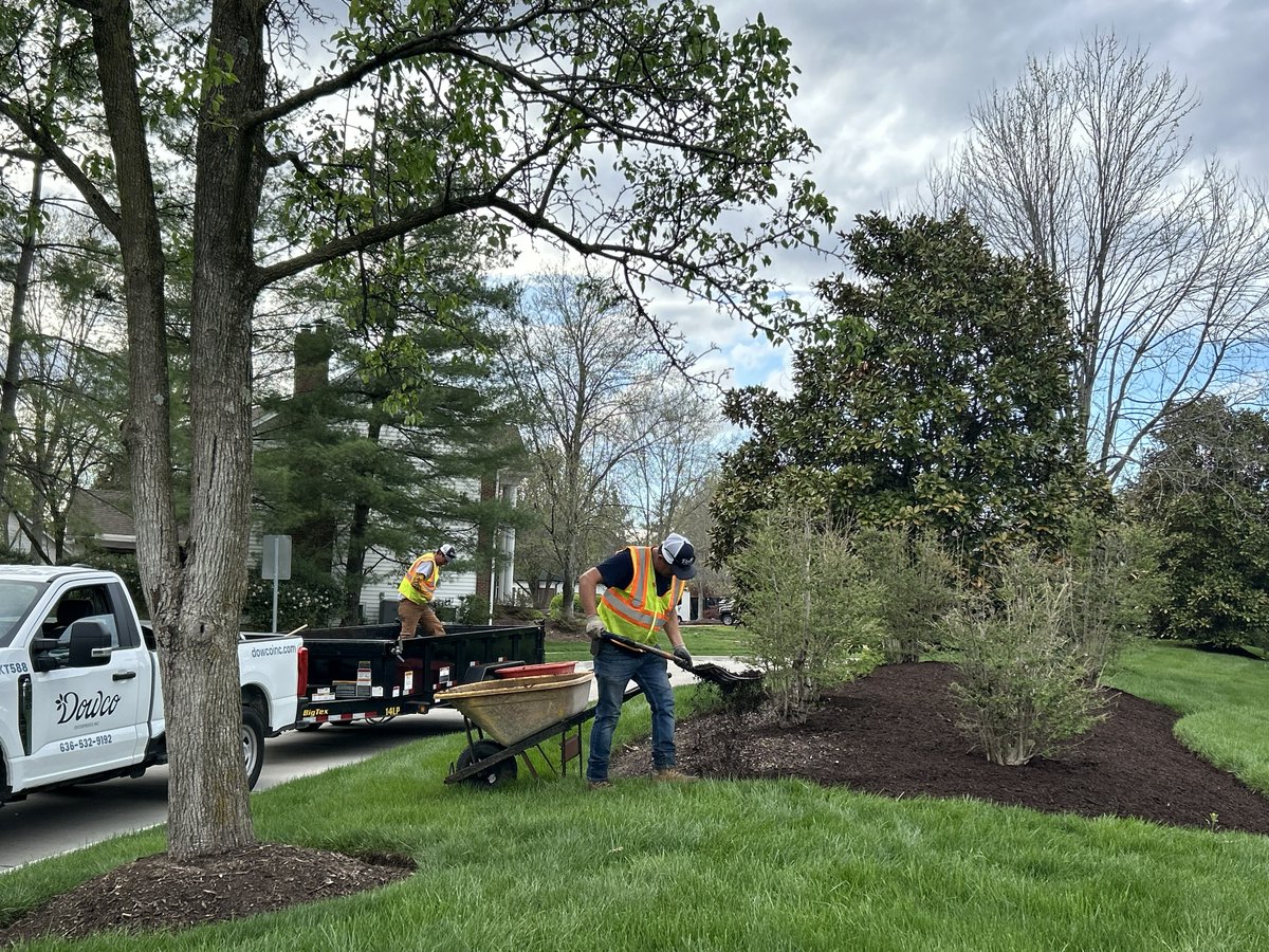From backyards to shared neighborhood spaces, healthy landscapes support everyday living.

#landscaping #outdoorliving #mulching #bedmaintenance