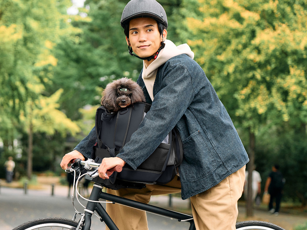kaden_watch's tweet image. OGKの自転車用ペットリュック　車体から外してすぐ背負える kaden.watch.impress.co.jp/docs/news/2099… #ebike #サイクリング #犬との生活