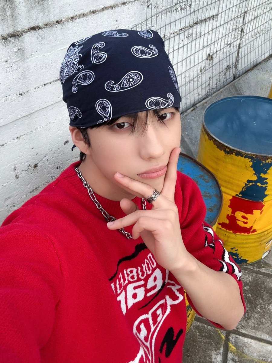 [#조한국] I love you guys🇬🇷❤️

#FROM_TRENDZ #TO_FRIENDZ #TRENDZ #트렌드지