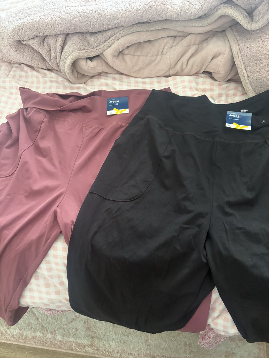 athena 🍓 tweet media