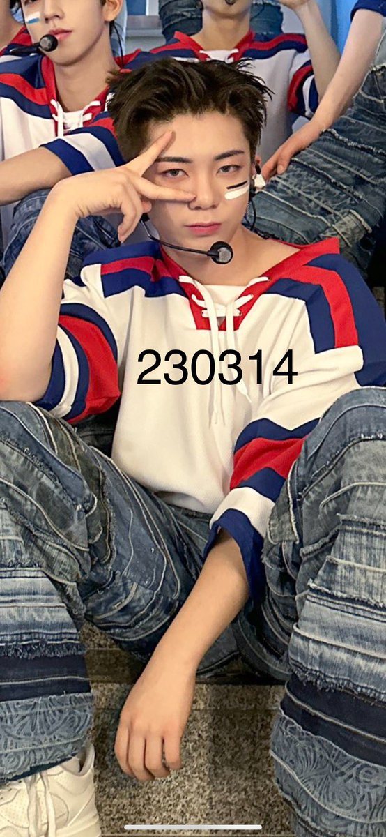 caithyturning's tweet photo. ISO/WTB 8turn 양도 폴라로이드

어느 시대에서든 승헌의 폴라로이드를 구매하고 싶습니다. 아래 사진이 우선이지만 폴라로이드가 있다면 메시지를 보내주세요!

은행 송금⭕️
한국 주소⭕️ 
얼마인지 알려주세요, 얼마를 줄 수 있는지 묻지 마세요 https://t.co/eWU9KTuqd9