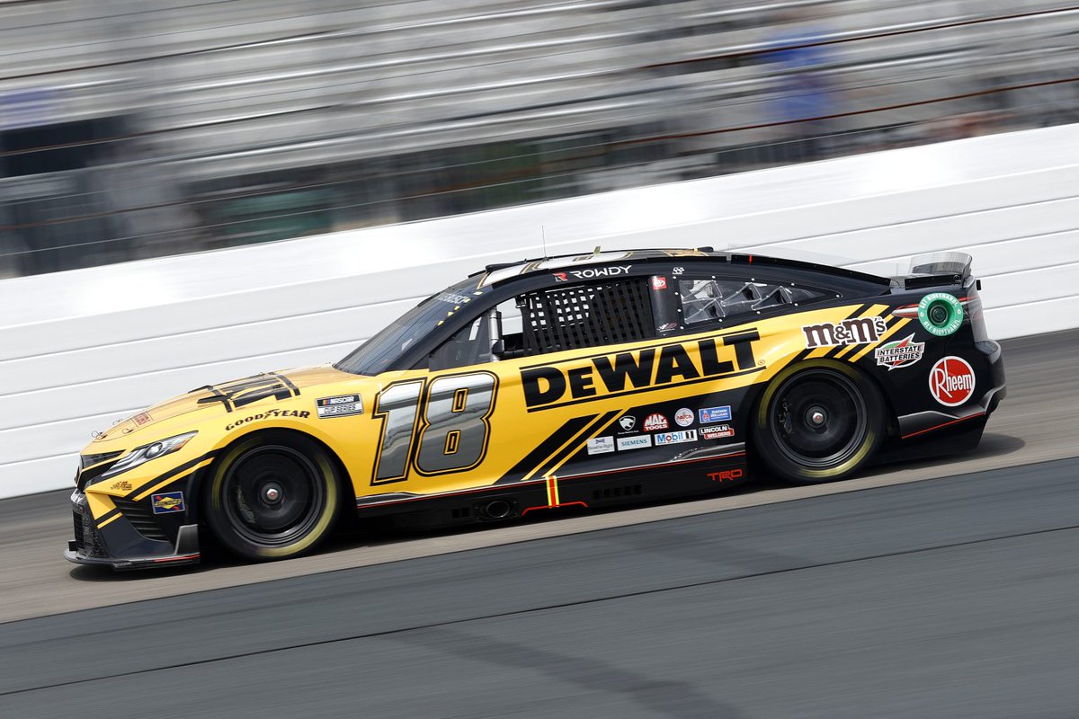 That paint scheme guy! tweet media