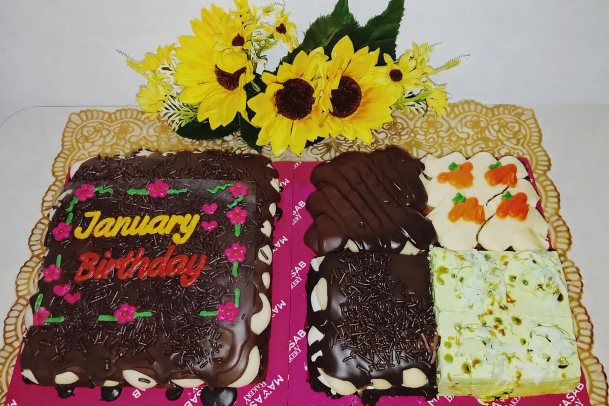nazrsyfqh_'s tweet photo. Alhamdulillah 🤍

Combo Lagi Extra + Red Velvet Choco Leleh selamat sampai Sungai Buloh 😍🔥

Sekali rasa confirm repeat! 🤤

Thank you Cik Ayu 💪🏻✨

#Mamasab #RedVelvetChocoLeleh #DessertPadu #RepeatOrder #DessertViral #KekLeleh #FoodieMY https://t.co/sfoe7murA0