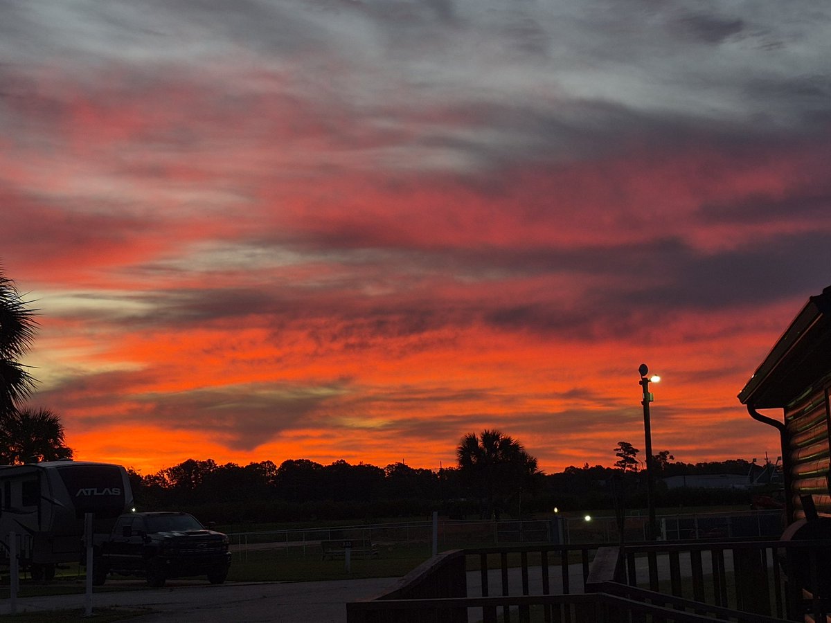 RPrawlJr's tweet photo. Wonderful sunrise https://t.co/G3XJD76FYr