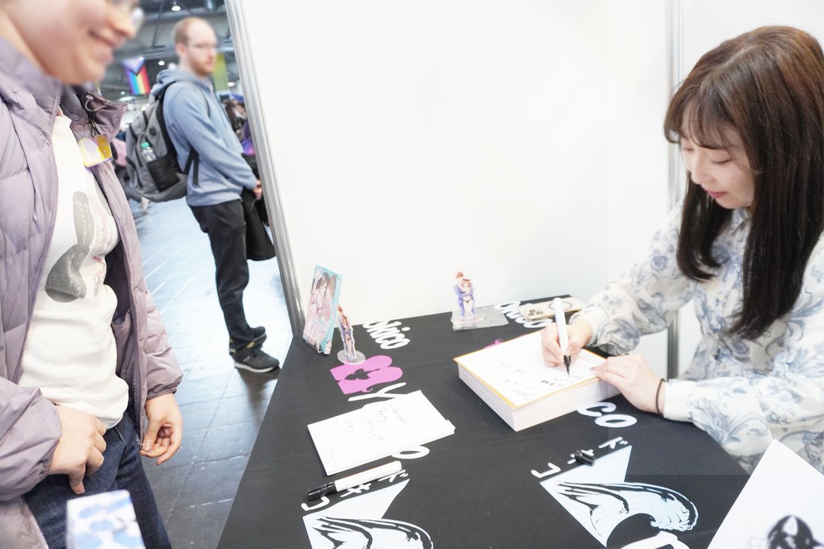 約31万人動員の欧州最大級「ライプツィヒ・ブックフェア 2026」にて、漫画家・嶋永ののサイン会が盛況—欧州市場で... prtimes.jp/main/html/rd/p…
