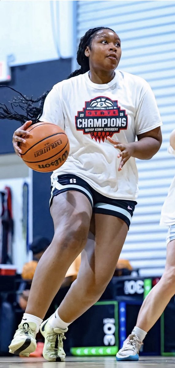 AmayaBreeC's tweet image. The grind don’t stop! Always aiming to get better and learn from my mistakes! 🏀 #handles