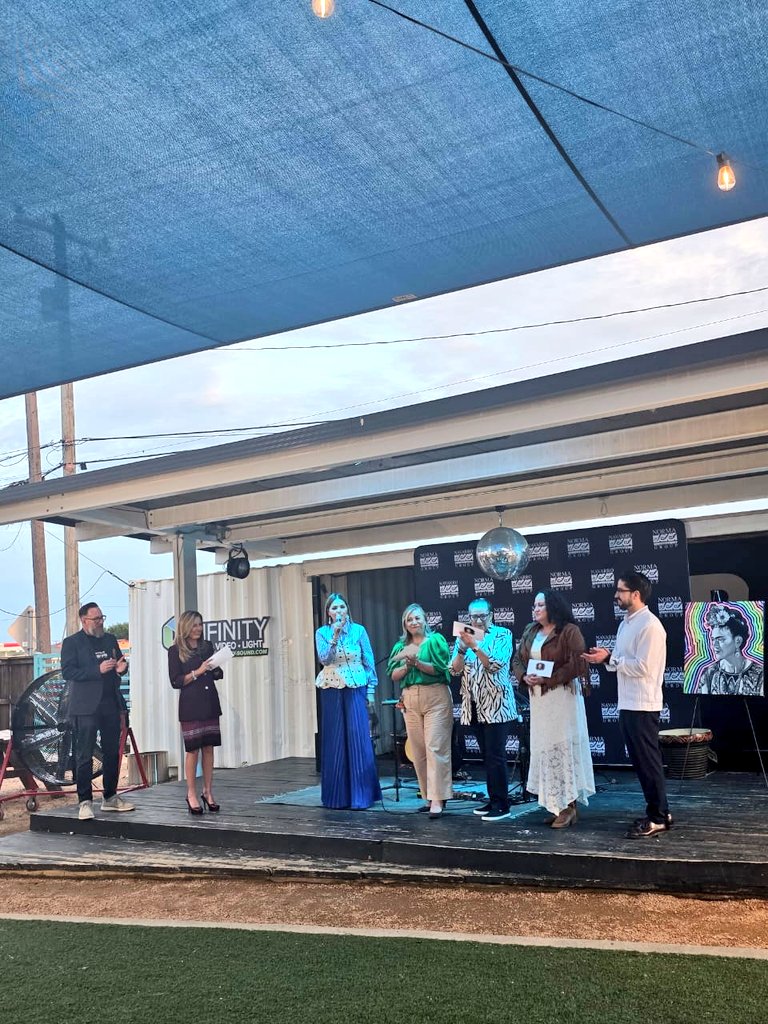 Homero_SG's tweet photo. Hablar de Frida Kahlo, es hablar de empoderamiento, resiliencia y orgullo. El próximo 8, 9 y 10 de mayo celebraremos la tercera edición del #FridaFest en DFW. Agradezco a Grupo Navarro por su continuo apoyo para promover nuestras tradiciones, arte e historia. https://t.co/izyOMMamqn