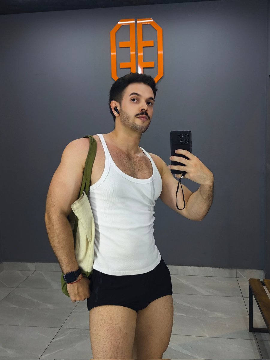 Ministro dos Seios Masculinos tweet media