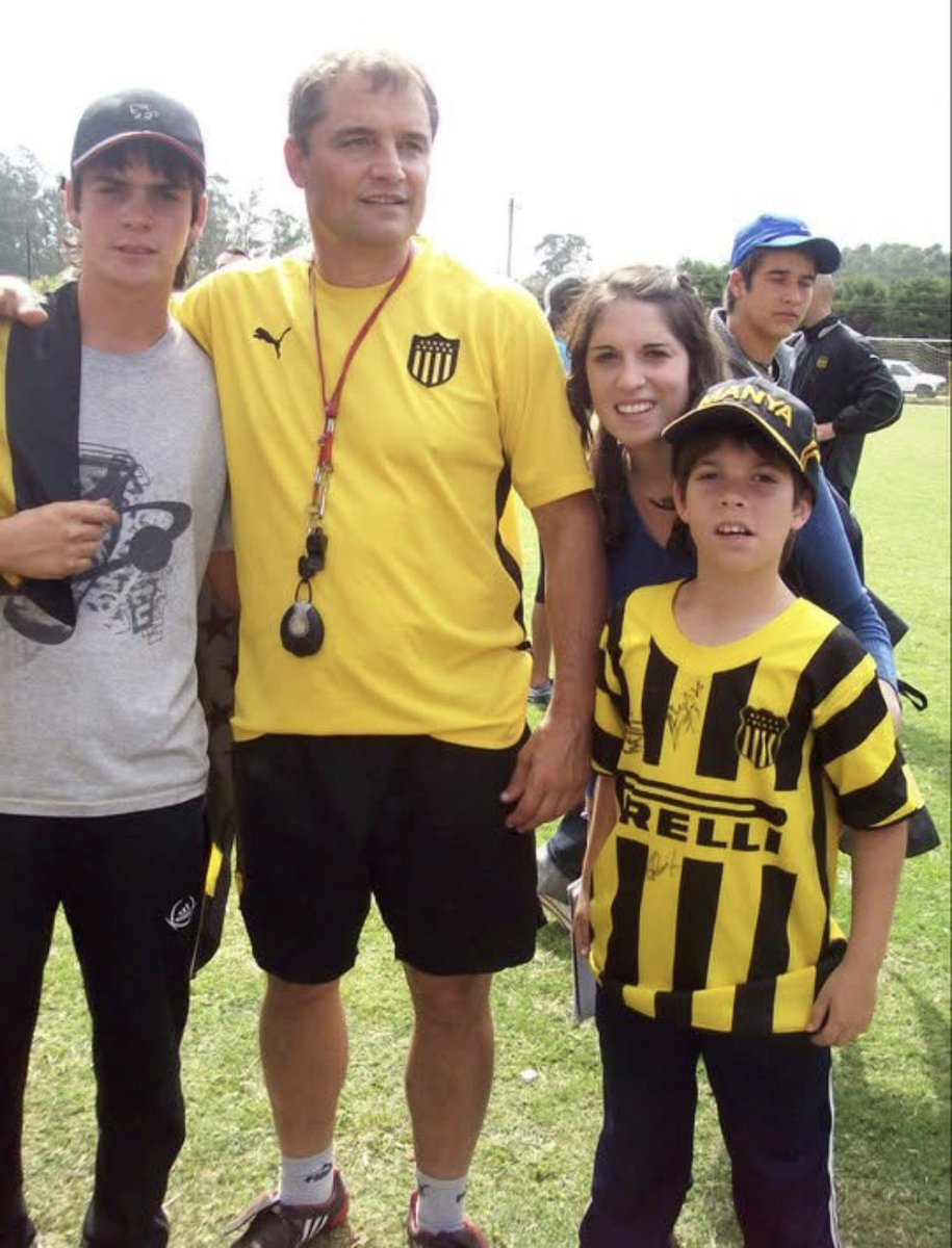 Giulilop3's tweet photo. @santicap__ @Libertadores Hay tipo con más Aura? https://t.co/cZQg9uYaH6