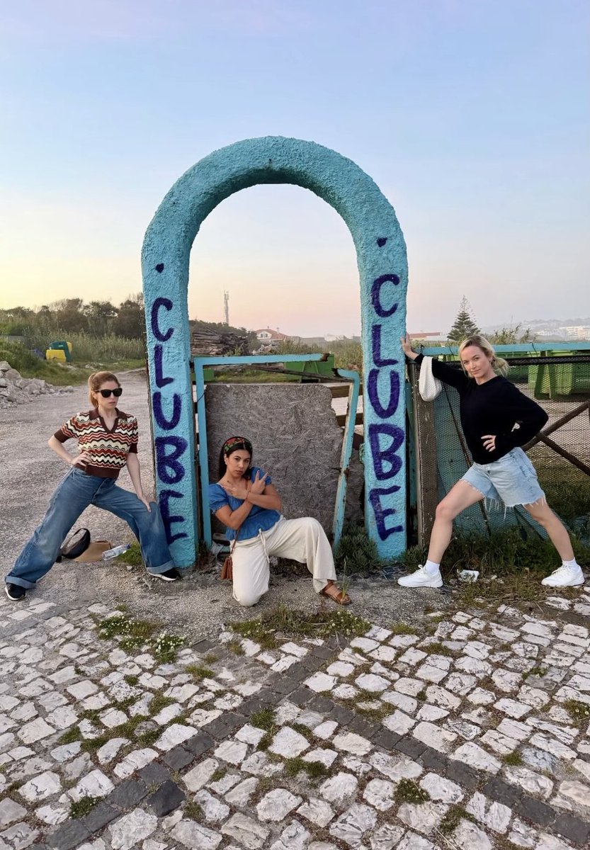 AnnaKRocks's tweet photo. New photos of Anna Kendrick (@AnnaKendrick47) in Portugal.

 ©:  kelleyjakle https://t.co/yq5bq3gcoK