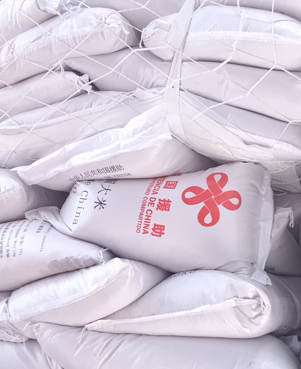 MarpessaV's tweet photo. Continúa la distribución del arroz del donativo chino en las provincias occidentales.
@MincinCuba 
#CubaNoEstáSola
#Solidaridad https://t.co/u2rKGMJ8Sj