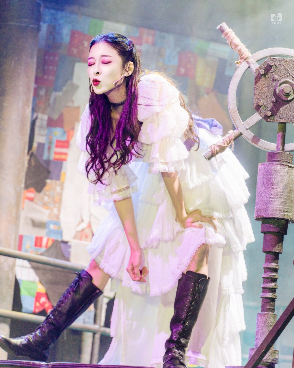 𝕐𝕆𝕄𝕀 ℙ𝕀ℂ tweet media