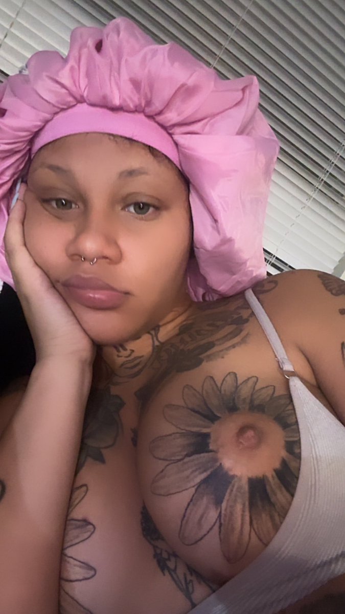 Goddess Throaty tweet media