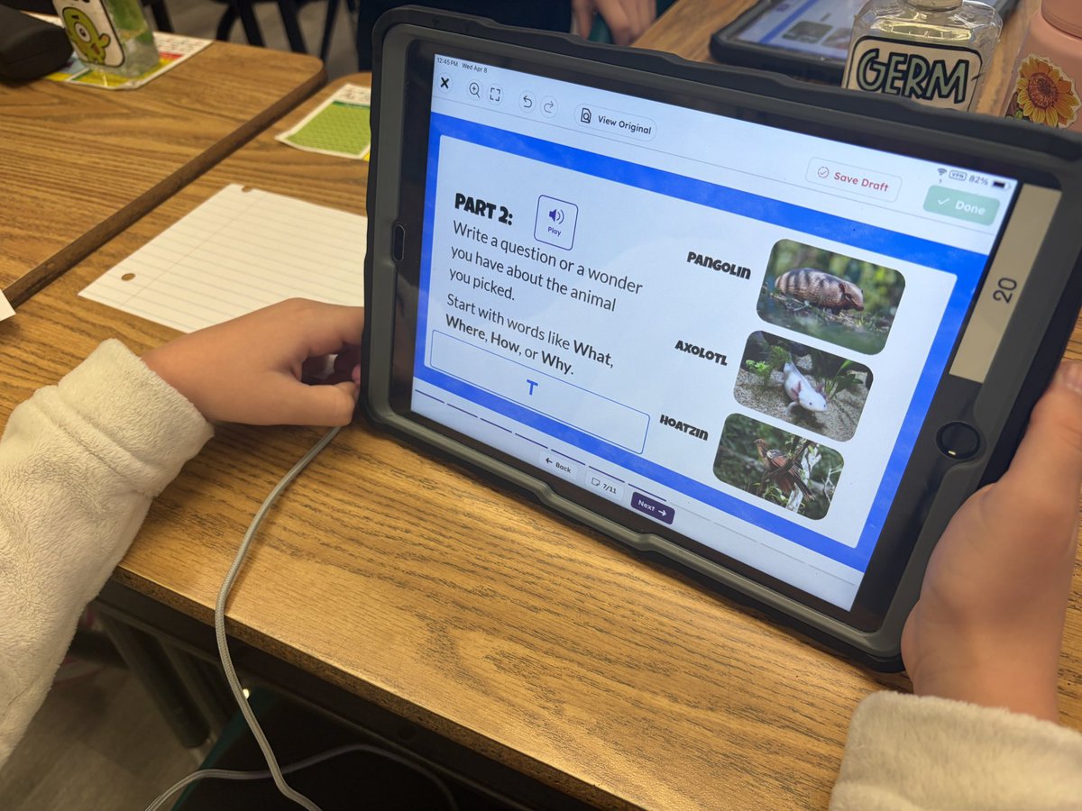 TraciPiltz's tweet image. 2nd graders in @a_westrope class are learning about safe online searching using a lesson from @CommonSenseEd &amp;amp; #kiddle. 💻 🔍 We used a @Seesaw activity to practice, then used Kiddle to search facts about our state to add to a @BookCreatorApp book! 📕 
➡️ app.seesaw.me/pages/shared_a…