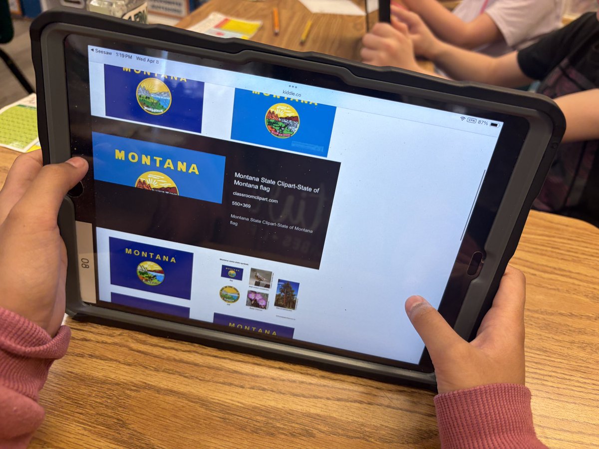 TraciPiltz's tweet image. 2nd graders in @a_westrope class are learning about safe online searching using a lesson from @CommonSenseEd &amp;amp; #kiddle. 💻 🔍 We used a @Seesaw activity to practice, then used Kiddle to search facts about our state to add to a @BookCreatorApp book! 📕 
➡️ app.seesaw.me/pages/shared_a…