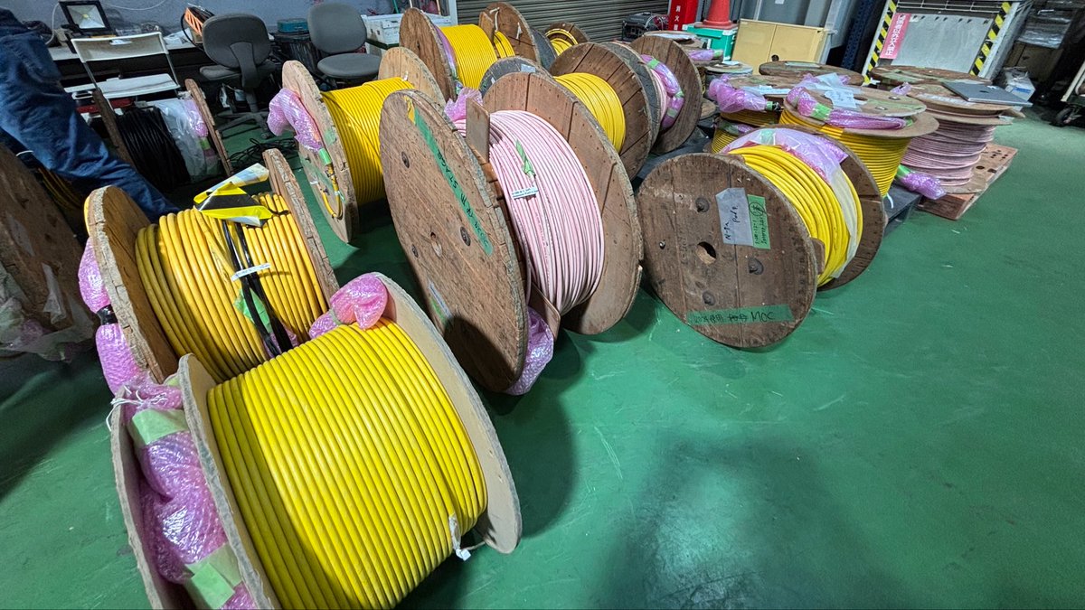 ShowNet NOC tweet media