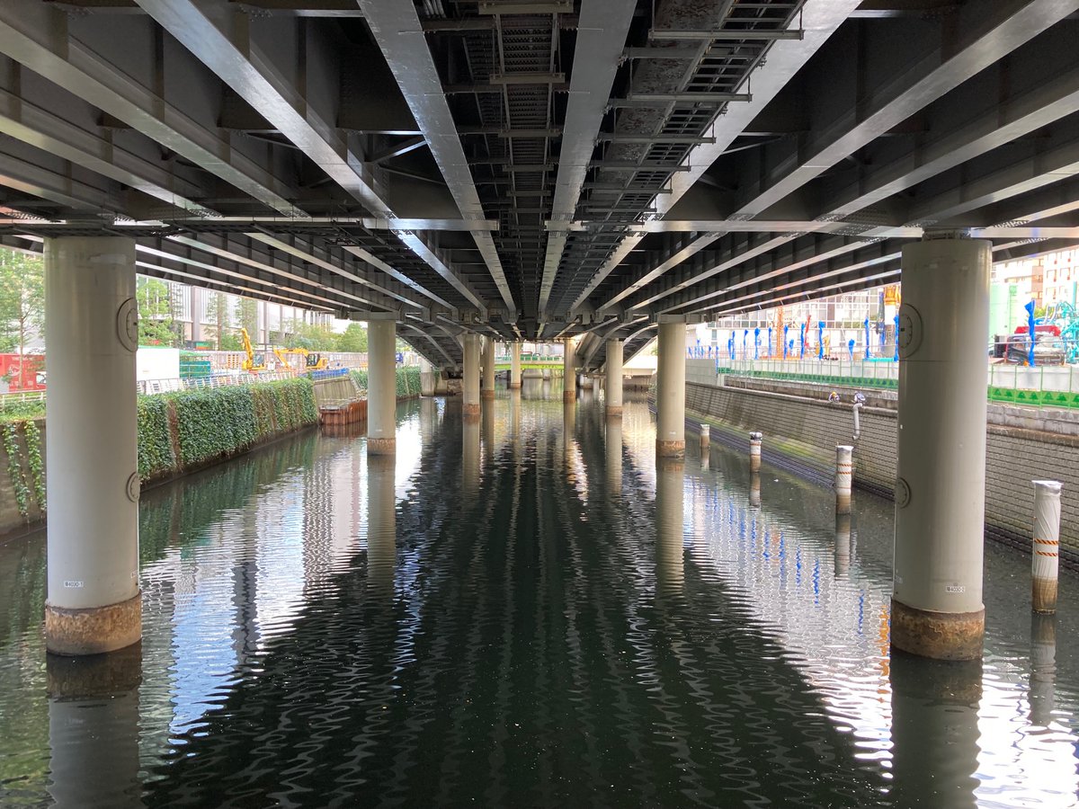 AlexLundAuthor's tweet image. Somewhere along Kandagawa🙂#streetphotography #photography #Tokyo #Japan