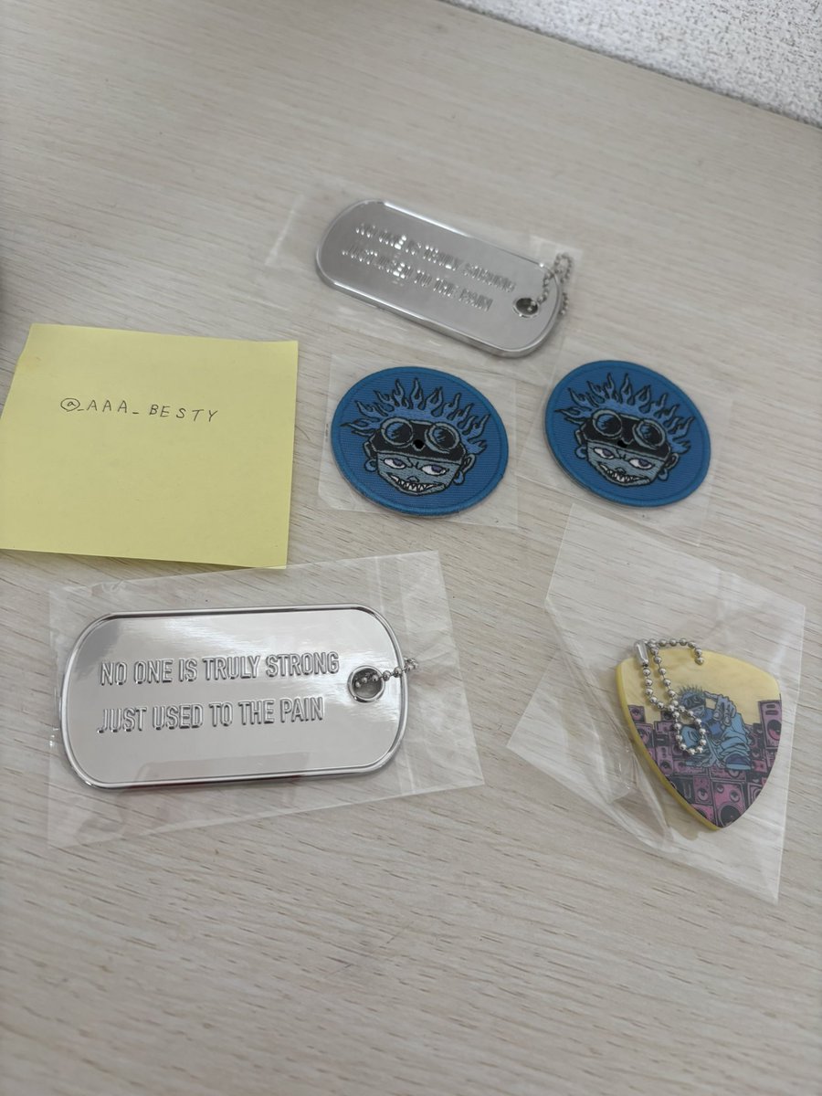 _AAA_BESTY's tweet photo. PERFECTLY DEFECTiVE TOUR 2026
シークレットアクセサリー交換

【求】ロンベアリング
【譲】ステッカー、ピック、バッグタグ

都内交換、郵送対応可
ロンベアリング大変求めております！
全部ロンベアに変えたいです！
ご検討よろしくお願いします
 #NovelCore 
 #NovelCore交換 
 #PD_TOUR2026 https://t.co/30DAPJXp9O