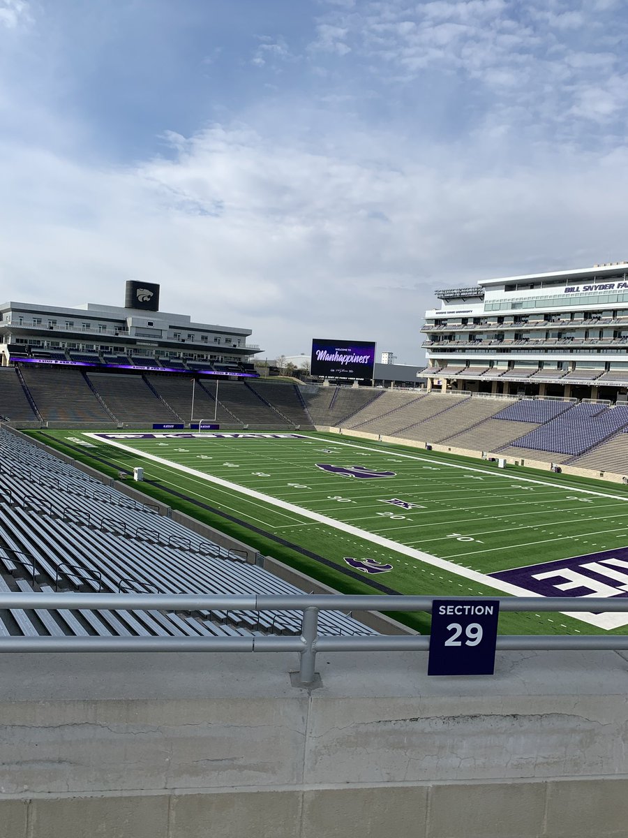 jacks0nfleer6's tweet photo. Grateful for the opportunity to visit @KStateFB. Got to watch a spring pratice, and thank you recruiter @colin_sturm for the hospitality! https://t.co/cFpnFHJXoD