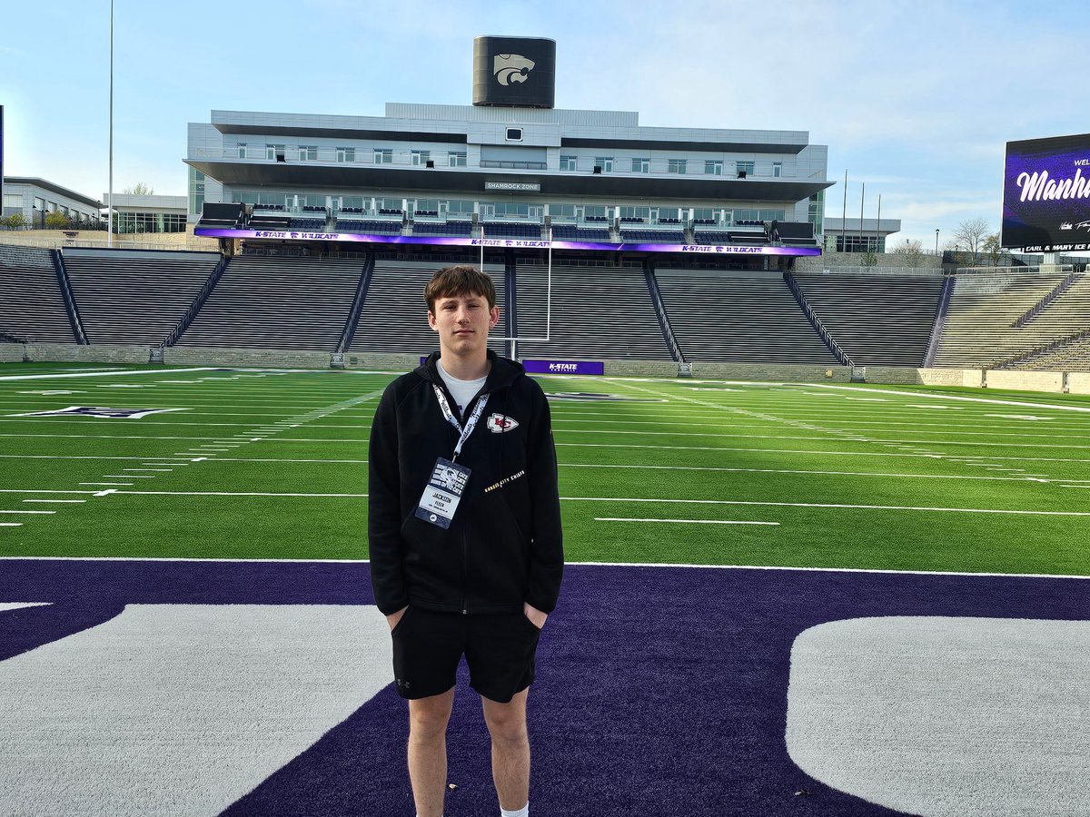 jacks0nfleer6's tweet photo. Grateful for the opportunity to visit @KStateFB. Got to watch a spring pratice, and thank you recruiter @colin_sturm for the hospitality! https://t.co/cFpnFHJXoD