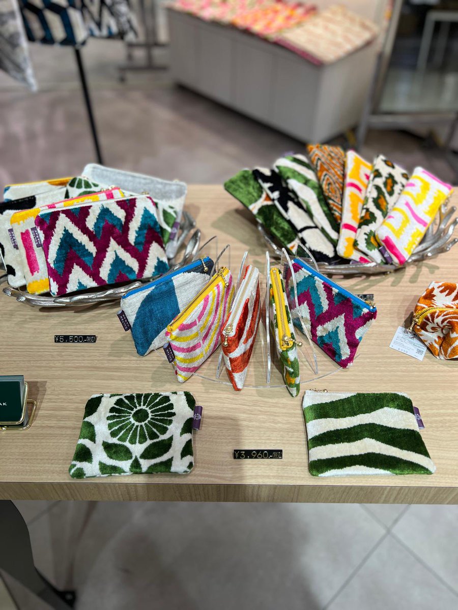 おはようございます☀

いよてつ髙島屋3階では、SULTAN HARAK単独POPUP開催中です☺️

4/14（火）までお待ちしております☺️

人気の小物雑貨もあるだけ全部持ってきました😏