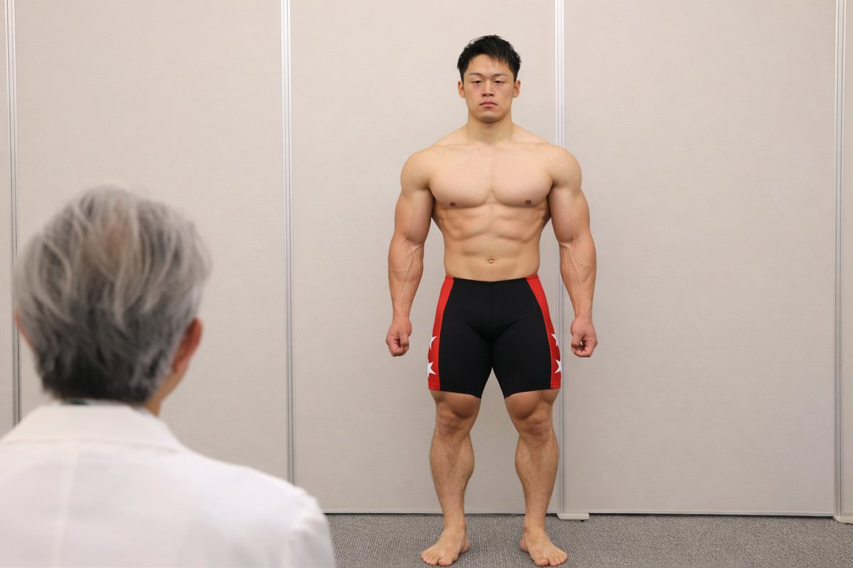 身体測定中の競輪選手
競輪選手のボディもとっても魅力的なんですよね🥰
格闘技やラグビーなどのコンタクトスポーツの選手の身体とは違うのですが、爆発的なパワーを生み出すための太い筋肉がとっても魅力的です💪