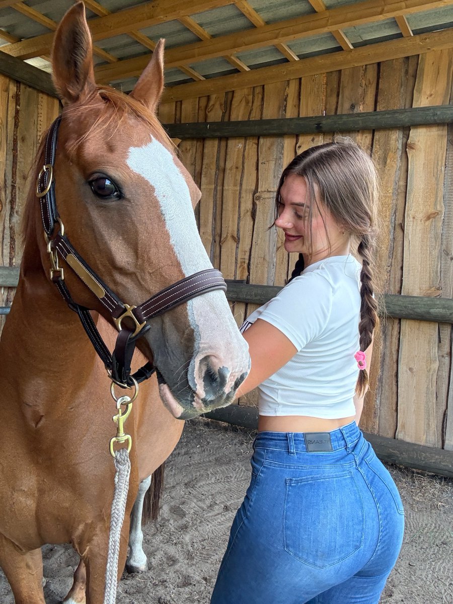 Talia Weiss tweet media