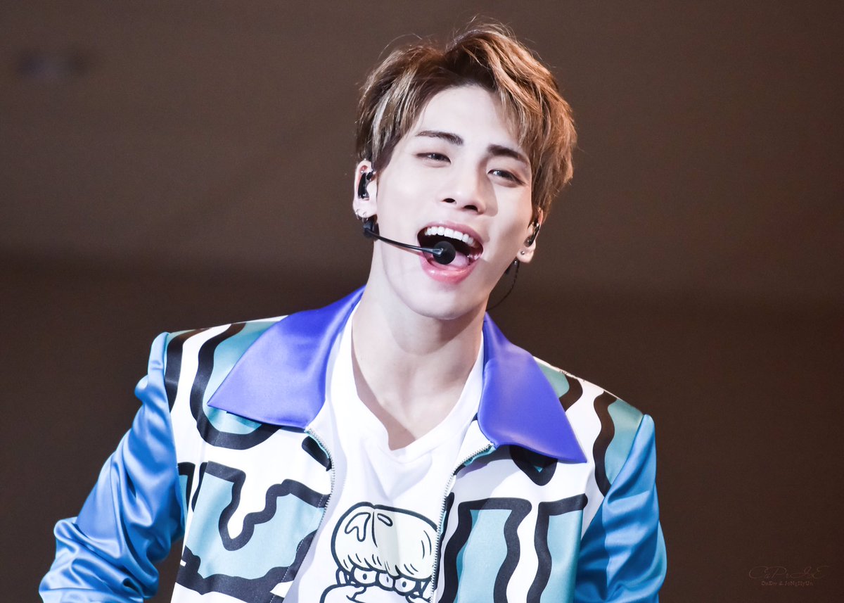 keys_knees's tweet photo. The weather is starting to get warmer, but it will never compare to the warmth that you brought us. Your existence was truly a gift, and I'm forever grateful that you were born.

I love you. 🌙💙
@realjonghyun90

#종현이의_서른여섯번째_봄
#HAPPY_JJONG_DAY https://t.co/9VJ2NQoXRk