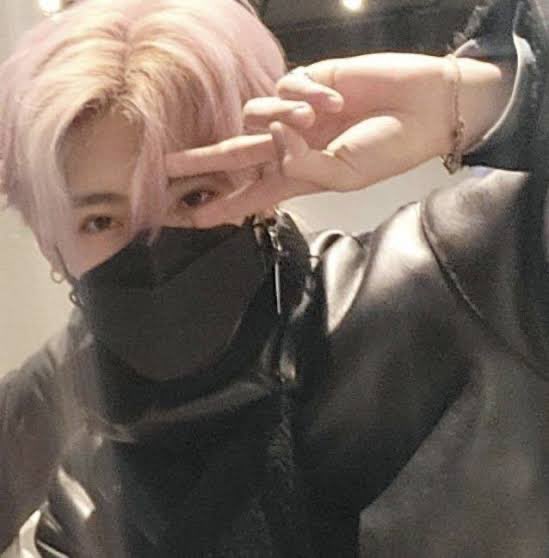 ⦁֊⦁ಣ tweet media