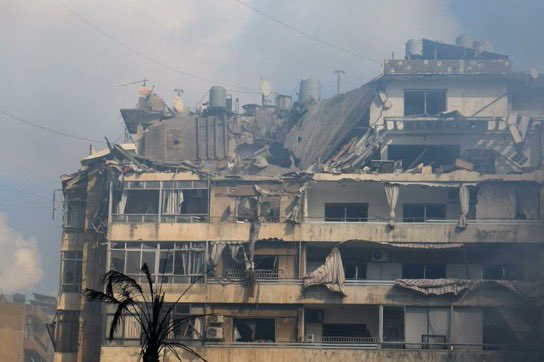 NewsDecodedHQ's tweet photo. Ceasefire announced.

Hours later—airstrikes.

Israel’s attacks on Beirut hit the heart of the city without warning.

→ Busy residential &amp; commercial zones  
→ Panic, chaos, casualties  
→ Ceasefire credibility collapsing  

Peace can break in hours.
@NewsDecodedHQ https://t.co/GHs5pycGen