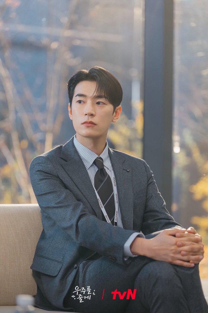 솸님별님 tweet media