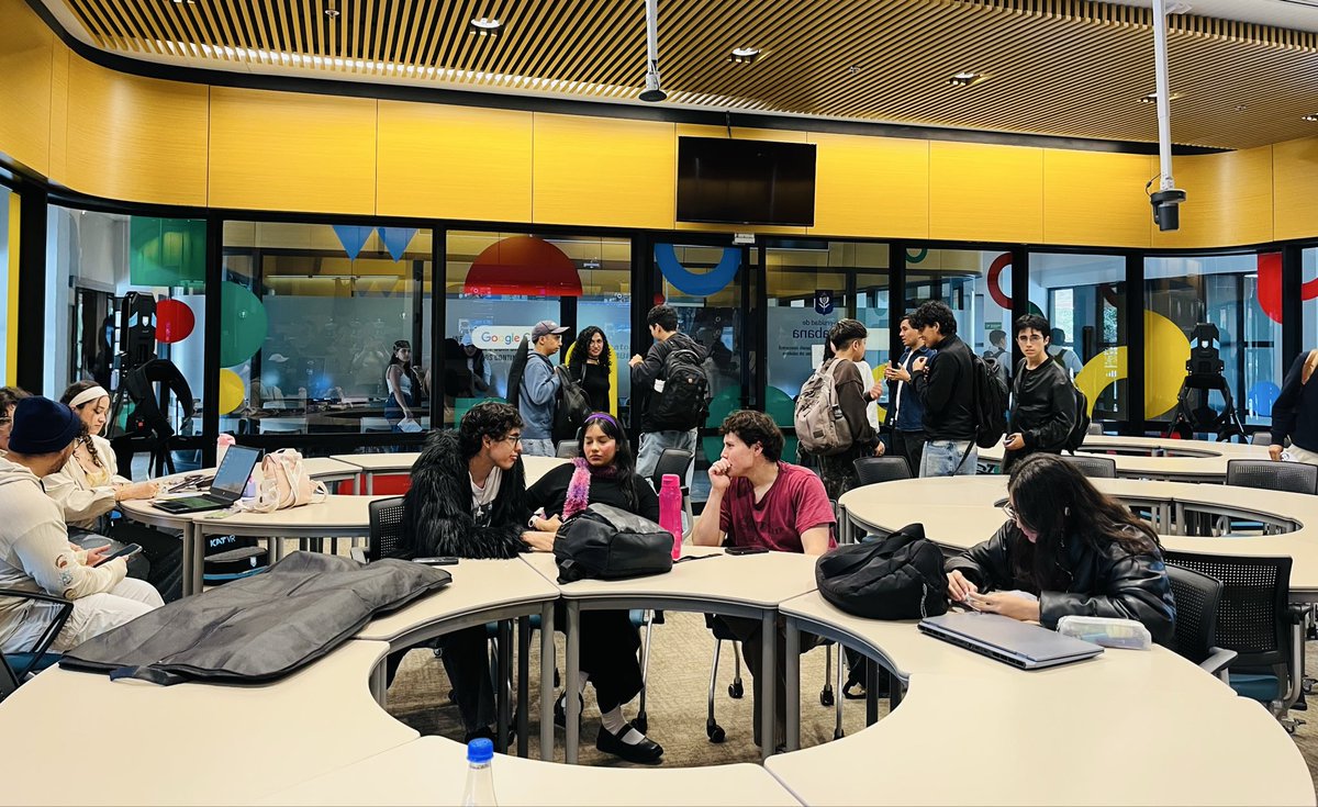 30 decibeles tweet media