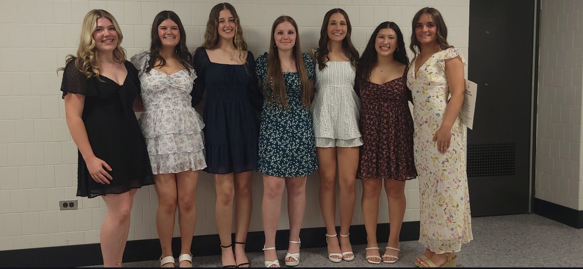 BVACoachRod's tweet photo. 🥎🥎CONGRATULATIONS🥎🥎
To Our National Honor Society members. So proud of you ladies.
#HML.  #BVA.   #LEPS
Lily. Courtney. Taylor. Maddie. Bella. Mailey. Kaylee. Missing Syd. https://t.co/ryeBVzv2pj