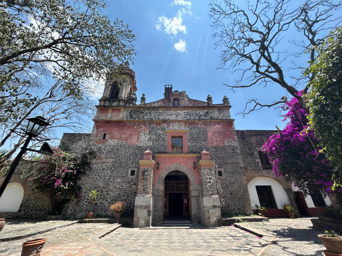 turismocdmx's tweet image. ¿#SabíasQue el Monasterio de San Jacinto se fundó a mediados del siglo XVI y se convirtió en la Parroquia de San Jacinto en 1580?
Este Monumento Histórico de San Ángel te invita a conocerlo.
📍Plaza San Jacinto 18, @AlcaldiaAO, San Ángel, Ciudad de México.