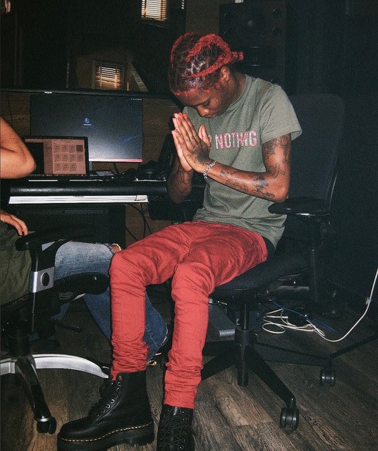 mybacktothewall tweet media