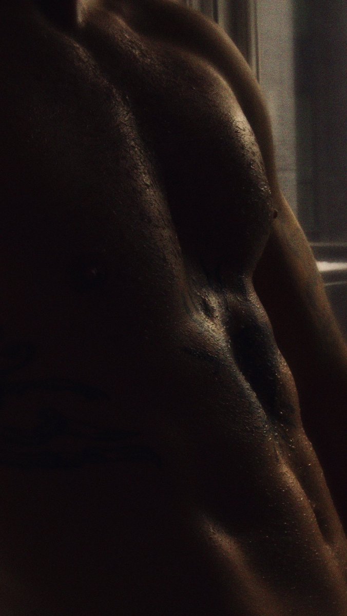 rickafterdark's tweet photo. Fresh out the shower https://t.co/82pR8TBNLN