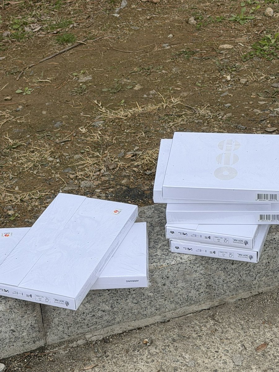 eva⁷ is seeing bts! 🪭 tweet media