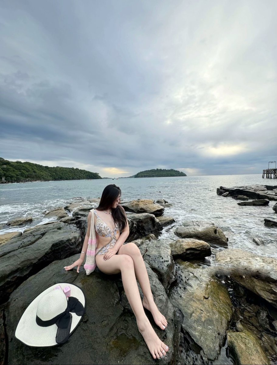 Emma phat tweet media