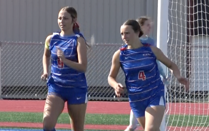 Channel1450com's tweet photo. Bailey Leach Breaks School Record For Goals Scored In Pleasant Plains’ Win Over Riverton 

@baileyyyl17 
https://t.co/X7ICZGiBI3 https://t.co/uDgIxfD1iL