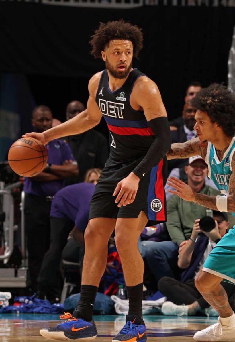 Volvió CADE

Paliza de Detroit Pistons ante Milwaukee Bucks 111-137

Cade Cunningham 
13 PTS
5 REB
10 AST
54% TC

Partido de transición para los Pistons y para que Cade Cunningham volviera de la lesión y agarrara ritmo.

Volvió a un nivel muy bueno, es solo agarrar ritmo