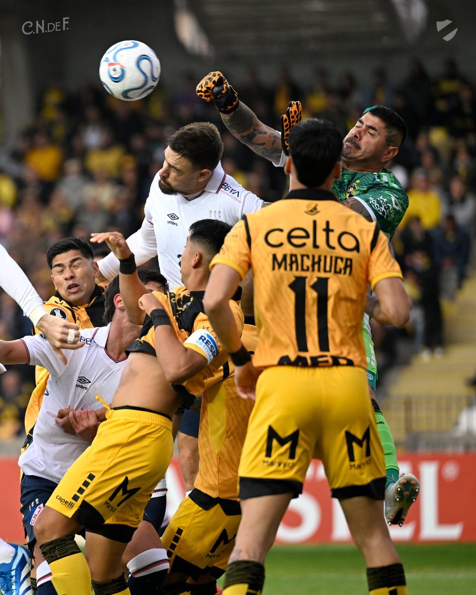 diego_cantera's tweet photo. Increíble el cierre del partido. No fue digno de un partido de Copa Libertadores. Le faltó jerarquía principalmente en mitad de cancha. Otra vez al debe las caras nuevas.
Insólito el nivel de Ignacio Suárez y que Nacional aun no tenga una variante para el arco.
Coates y Gómez ⬆️ https://t.co/aofnRdUJI5