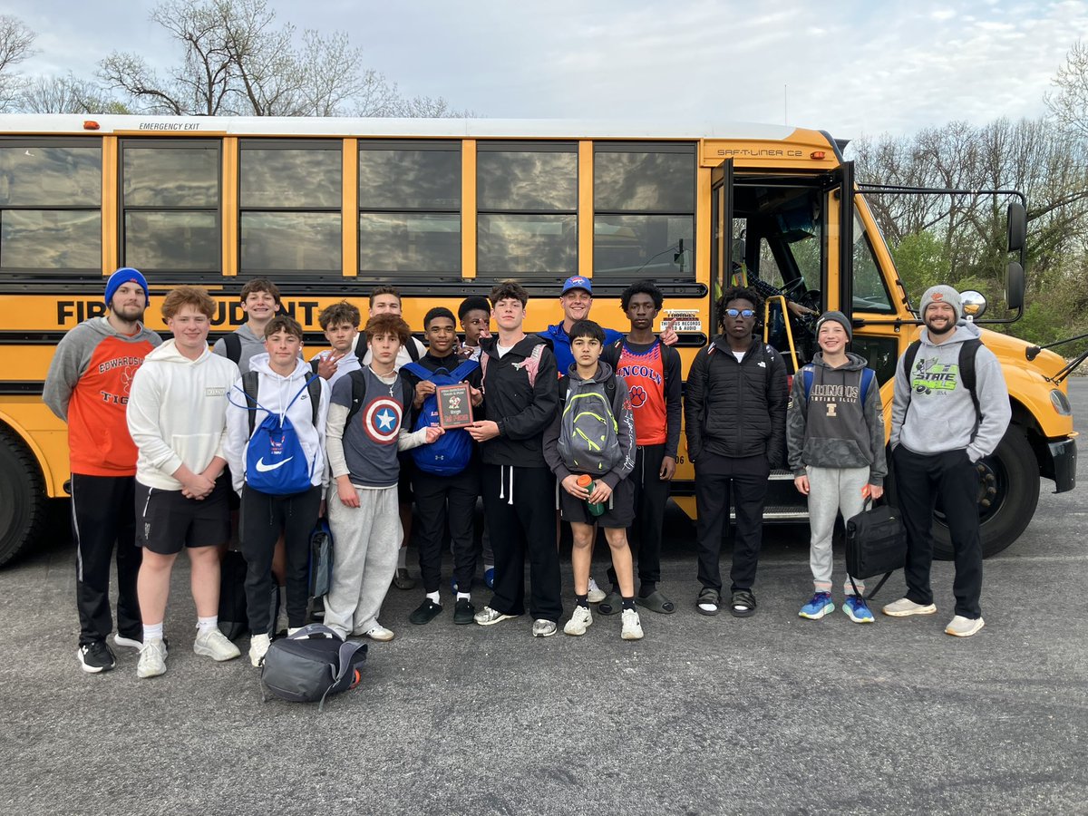 Our Lincoln Girls and Boys took home 1st at the Alton invitationals yesterday and today! Great job to all the Wildcats! 🐾🎉