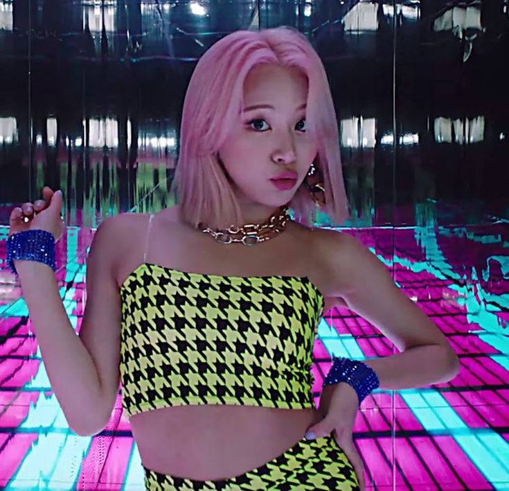 Tzuyu Chewy tweet media