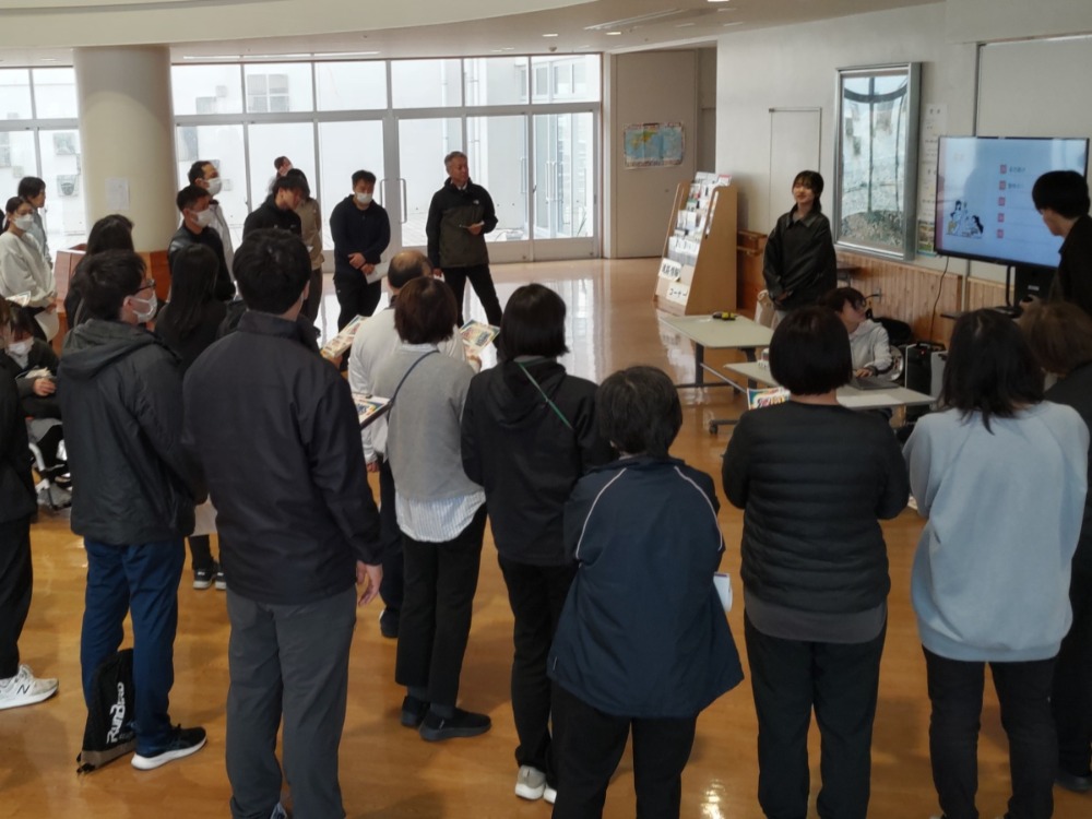 2026年3月23日（月）、石川県立いしかわ特別支援学校にて、本校専攻科生が開発した「支援機器」の発表会を実施しました。支援機器とは、病気やケガ、障害、高齢などにより日常生活に困難を抱える方をサポートするための機器を指します。