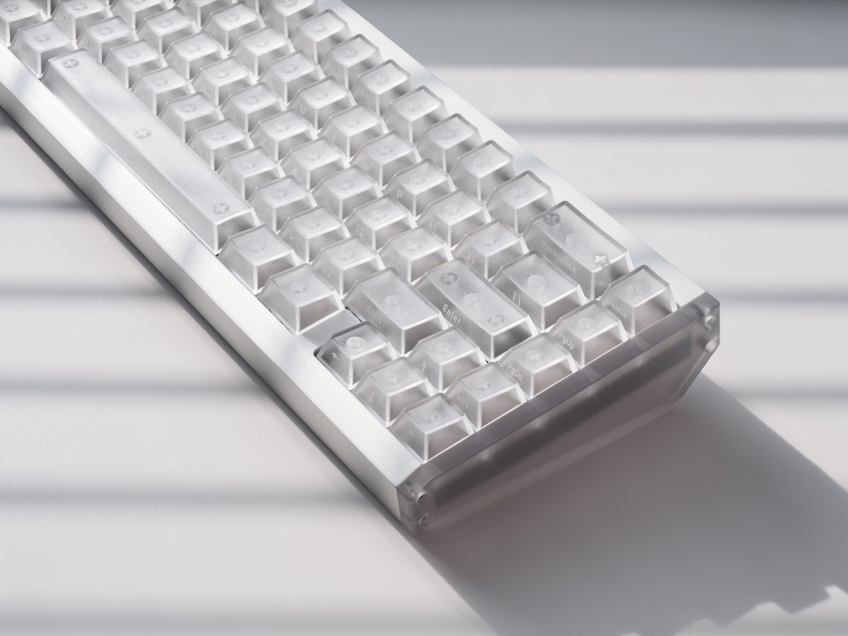 Rabbit0_r's tweet photo. 【 Coming Soon…2 】 https://t.co/seJGOMR9wf